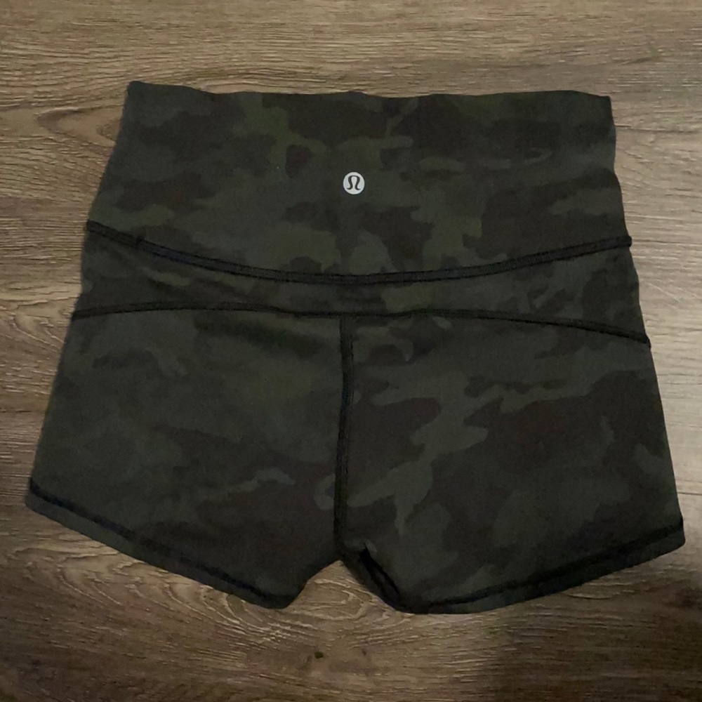 COPY - Lululemon compression workout shorts